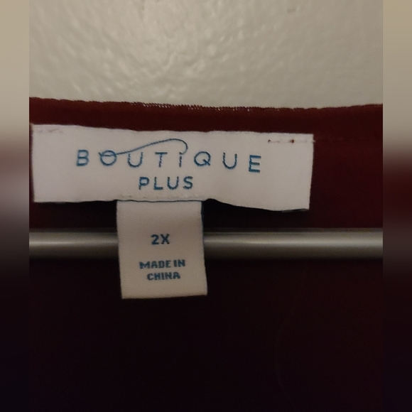 Plus Dress - Picture 2 of 3